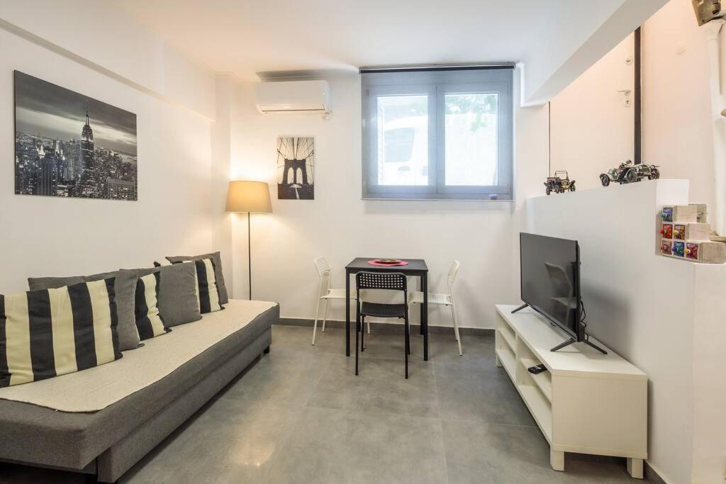 Hilton Area Brand New Comfortable Apartment Atenas Exterior foto
